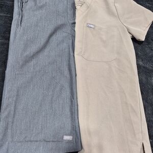 Bundle Lot Set Of 2 Figs Gray Beige Technical Collection Scrub Tops XS XXS